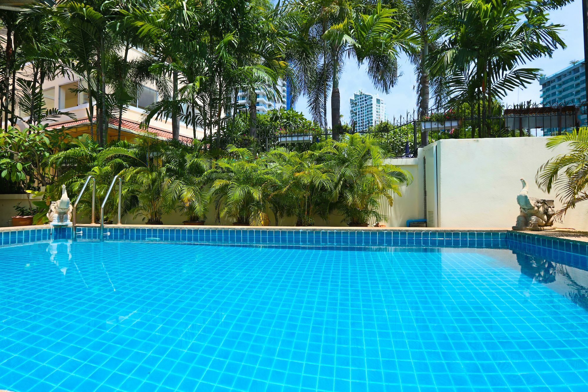 Ashford Villas Cosy Beach Pattaya Dış mekan fotoğraf